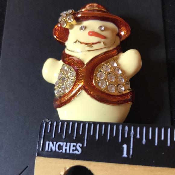 Snowman enameled pin pendant with rhinestones - Picture 6 of 6